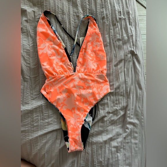 MAAJI TIME TO BLOOM SAFARI PLUNGE REVERSIBLE ONE-PIECE SWIMSUIT- NEW - Picture 5 of 6